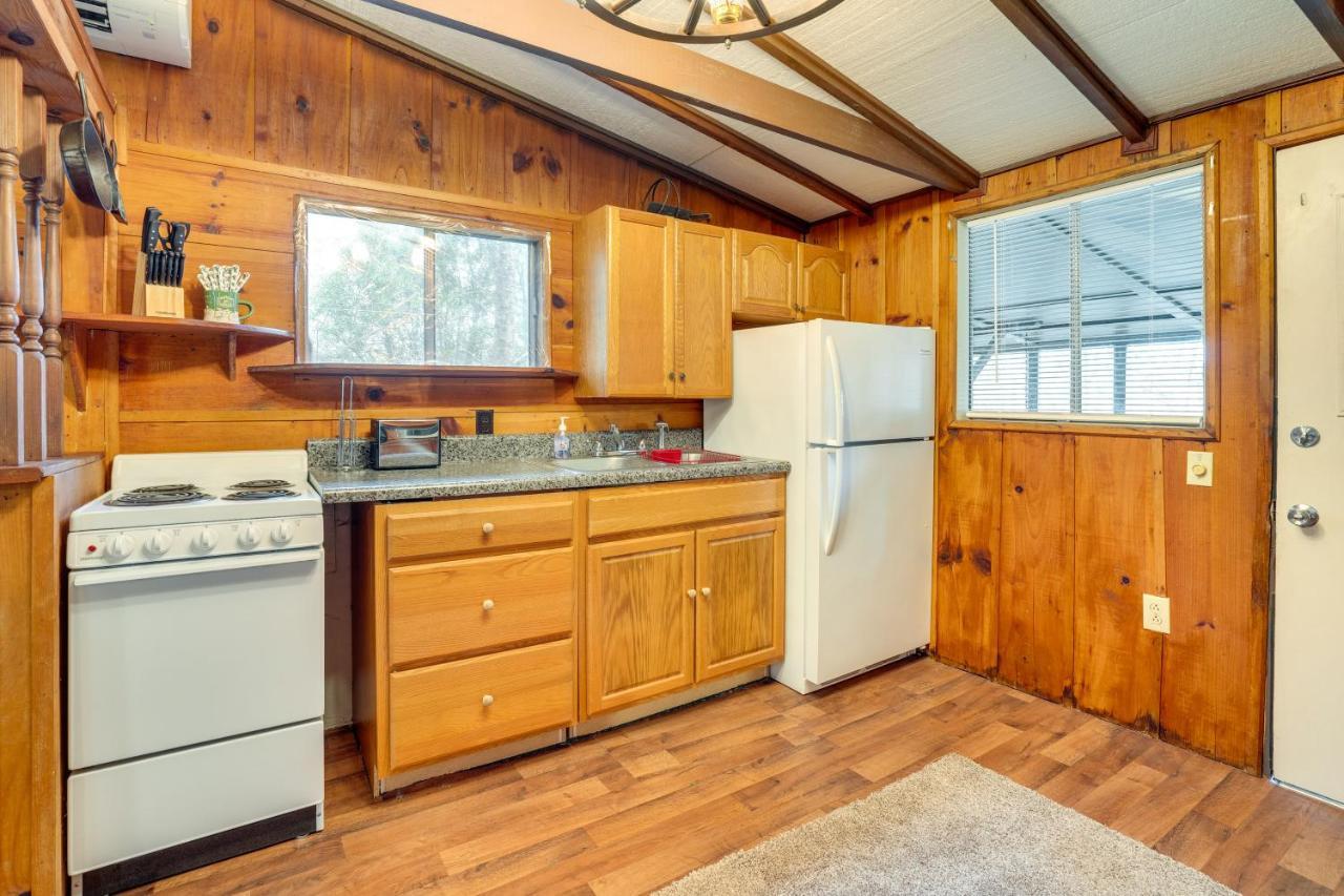 Peaceful Warne Cabin Fenced Yard And Screened Porch Brasstown Exterior foto