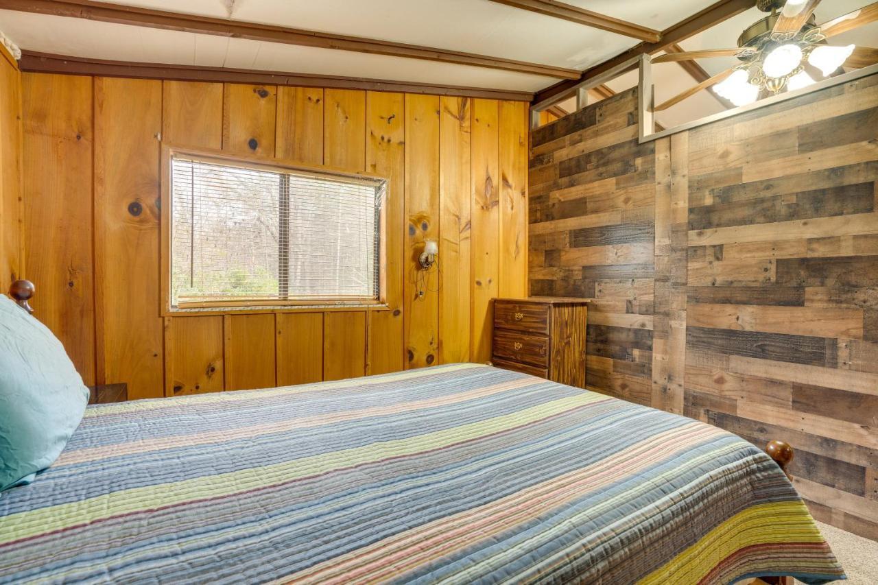 Peaceful Warne Cabin Fenced Yard And Screened Porch Brasstown Exterior foto